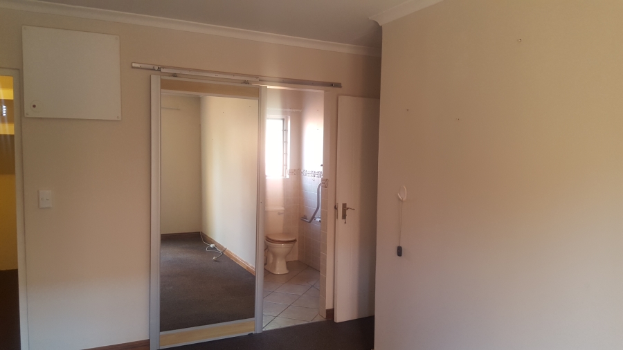 2 Bedroom Property for Sale in Montana Tuine Gauteng