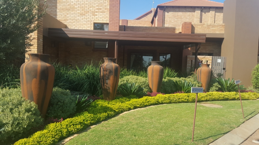 2 Bedroom Property for Sale in Montana Tuine Gauteng