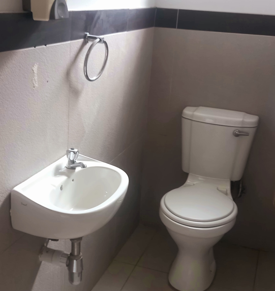 To Let commercial Property for Rent in Ferndale Gauteng