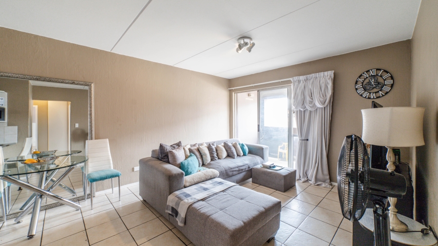 To Let 2 Bedroom Property for Rent in Vorna Valley Gauteng