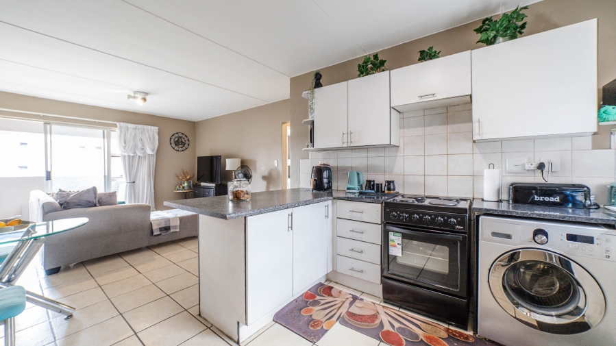 To Let 2 Bedroom Property for Rent in Vorna Valley Gauteng