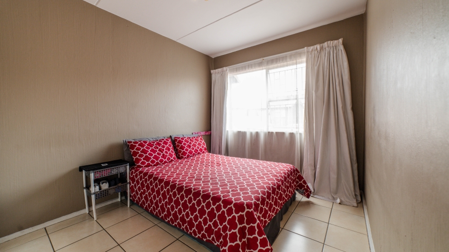 To Let 2 Bedroom Property for Rent in Vorna Valley Gauteng
