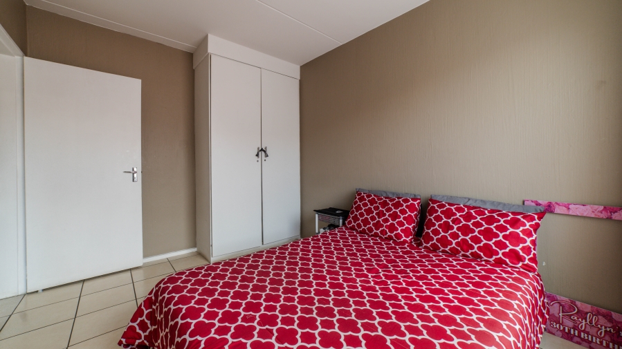 To Let 2 Bedroom Property for Rent in Vorna Valley Gauteng