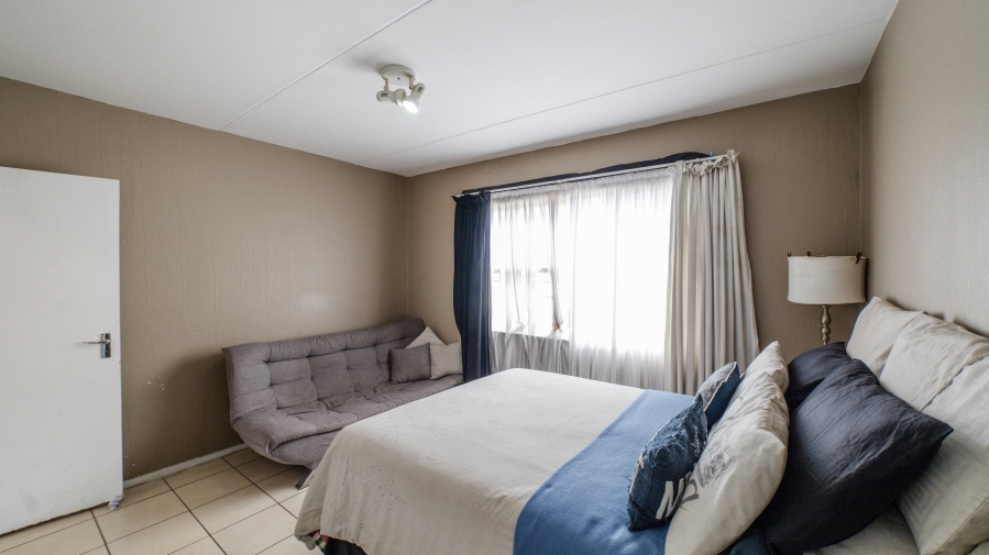 To Let 2 Bedroom Property for Rent in Vorna Valley Gauteng