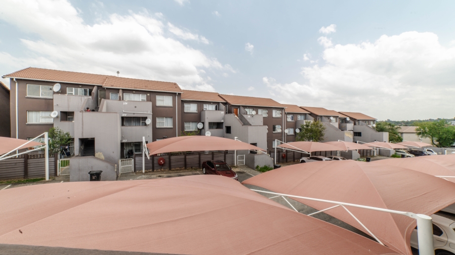 To Let 2 Bedroom Property for Rent in Vorna Valley Gauteng