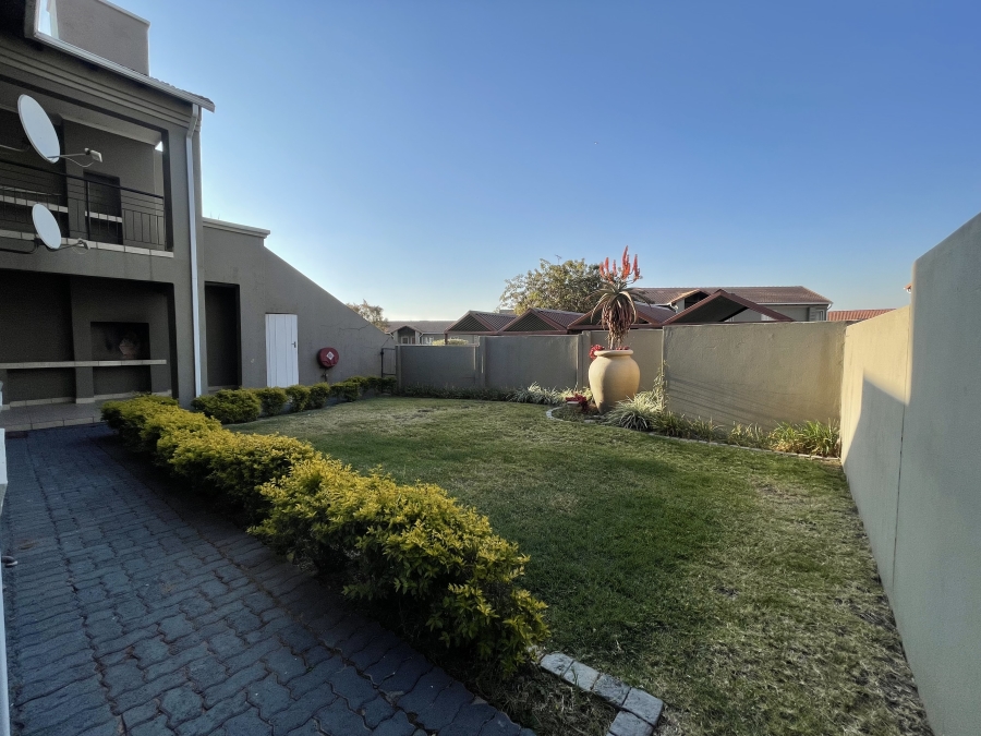 2 Bedroom Property for Sale in Vorna Valley Gauteng