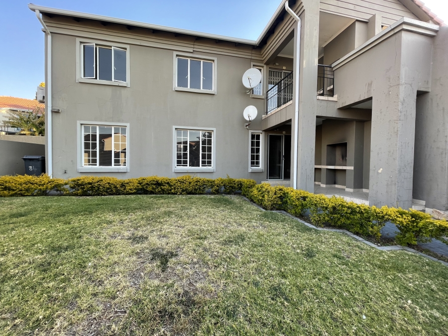 2 Bedroom Property for Sale in Vorna Valley Gauteng
