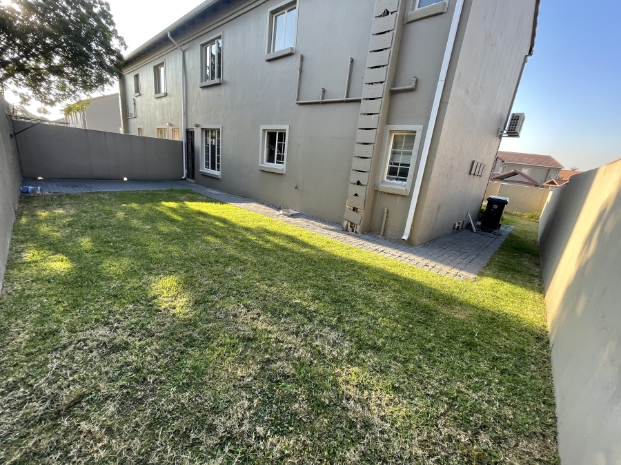 2 Bedroom Property for Sale in Vorna Valley Gauteng