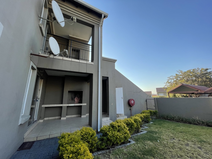 2 Bedroom Property for Sale in Vorna Valley Gauteng