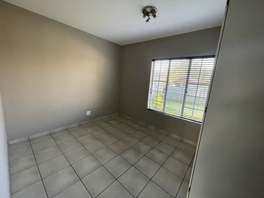 2 Bedroom Property for Sale in Vorna Valley Gauteng
