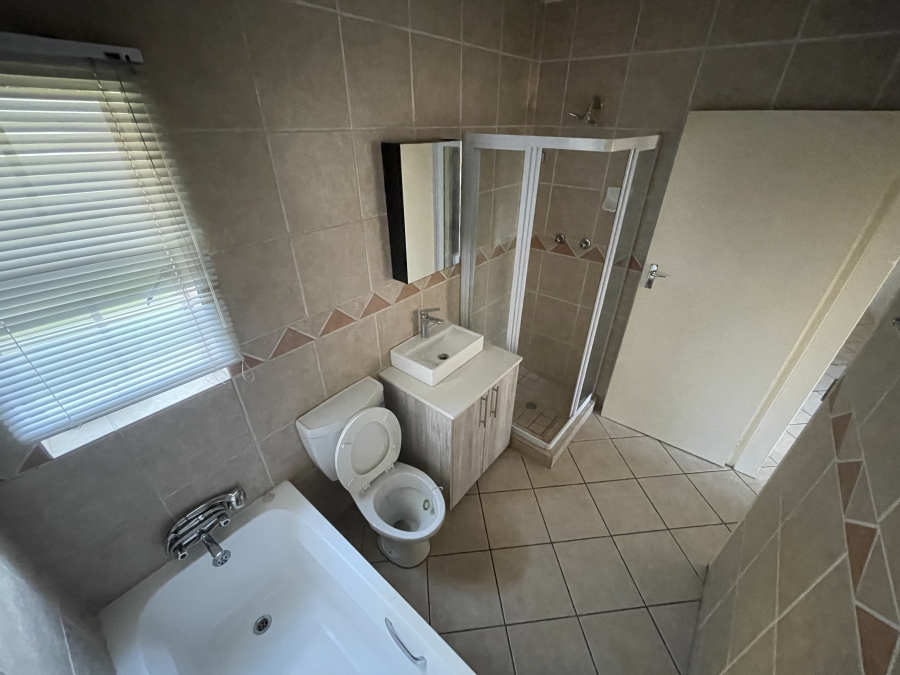 2 Bedroom Property for Sale in Vorna Valley Gauteng