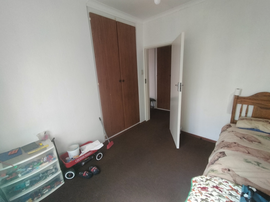 5 Bedroom Property for Sale in Florauna Gauteng
