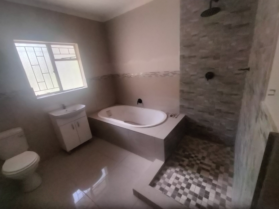 4 Bedroom Property for Sale in Florauna Gauteng