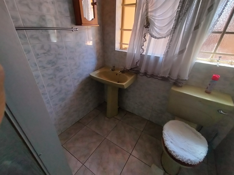 5 Bedroom Property for Sale in Pretoria North Gauteng