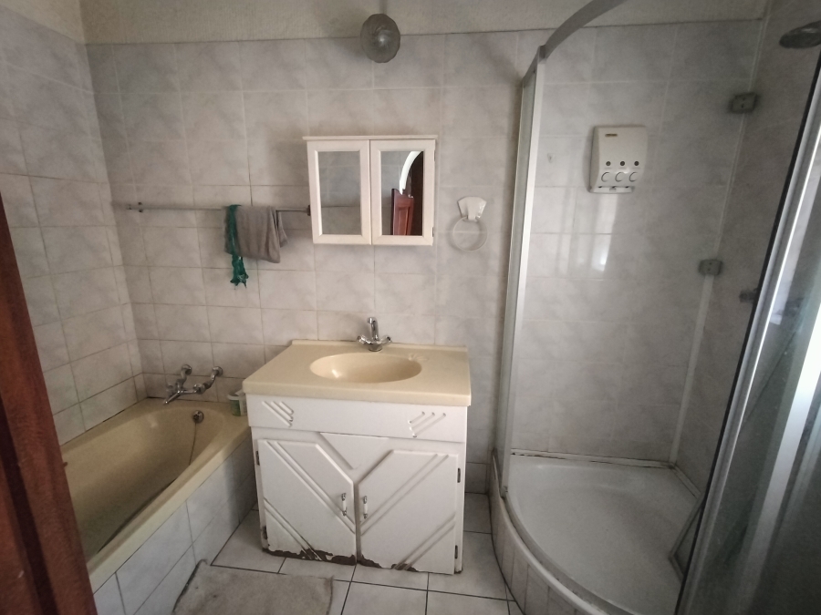 5 Bedroom Property for Sale in Pretoria North Gauteng