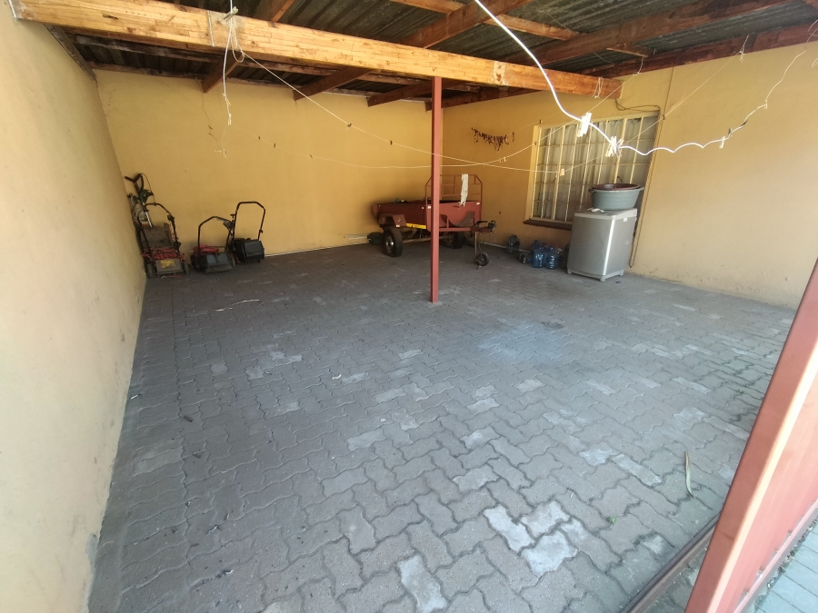 5 Bedroom Property for Sale in Pretoria North Gauteng