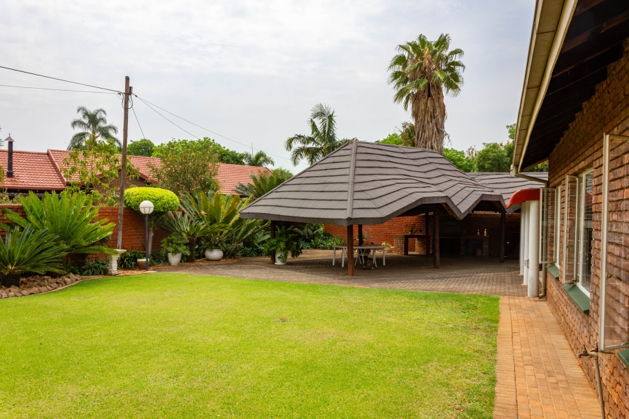 3 Bedroom Property for Sale in Dorandia Gauteng