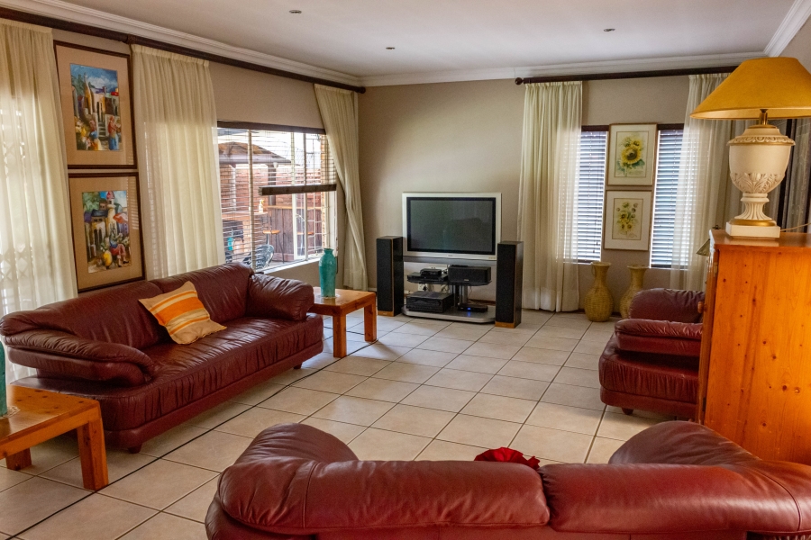 3 Bedroom Property for Sale in Dorandia Gauteng