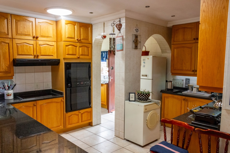 3 Bedroom Property for Sale in Dorandia Gauteng