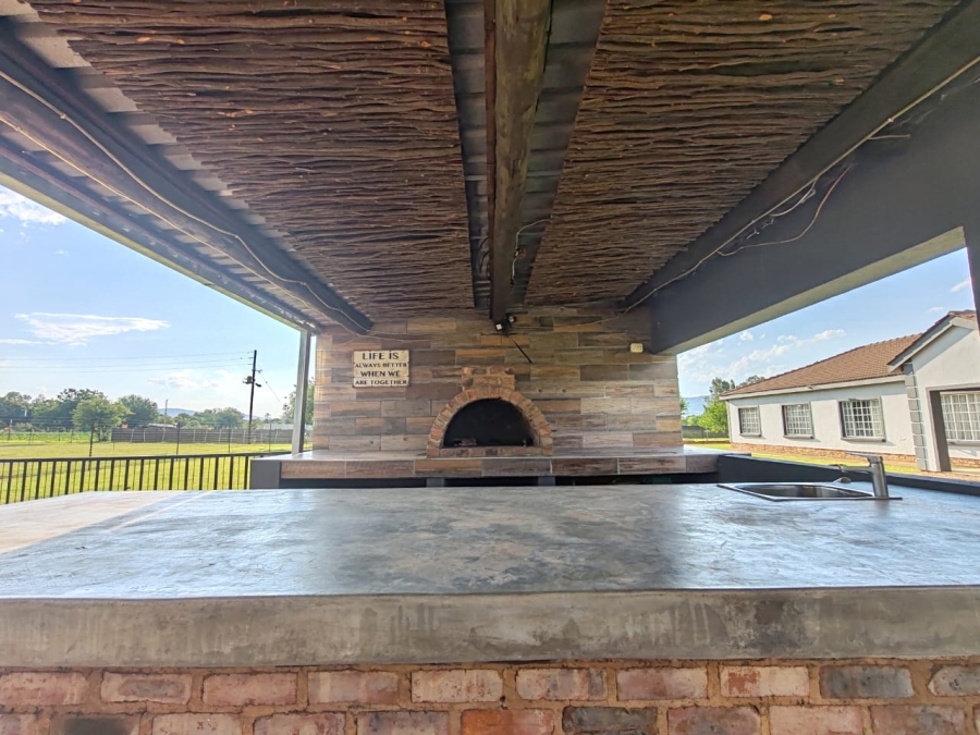 5 Bedroom Property for Sale in Kameeldrift West Gauteng