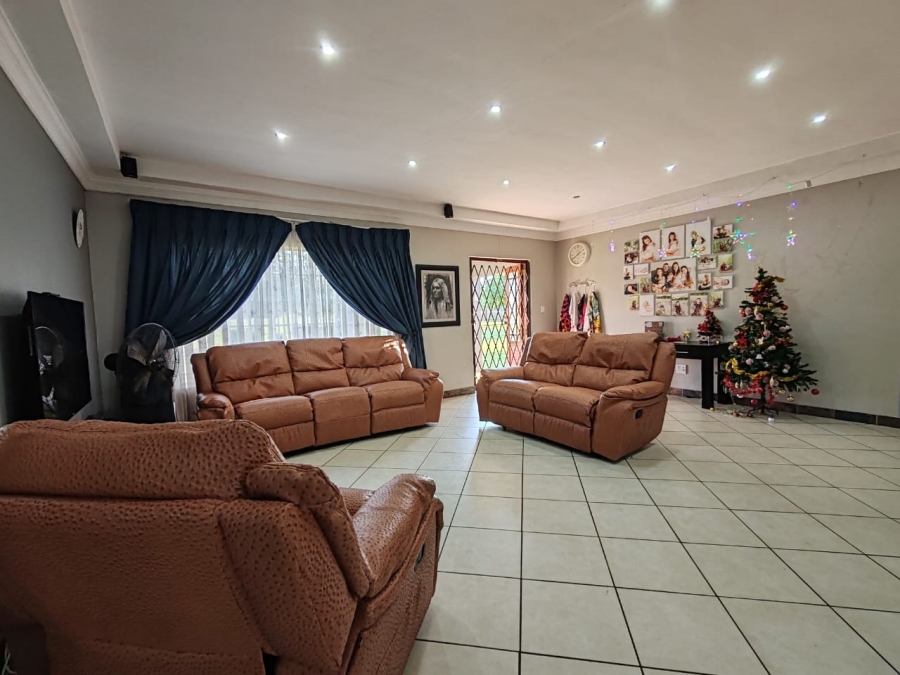 5 Bedroom Property for Sale in Kameeldrift West Gauteng