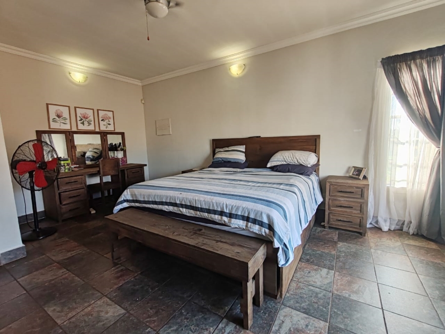 5 Bedroom Property for Sale in Kameeldrift West Gauteng