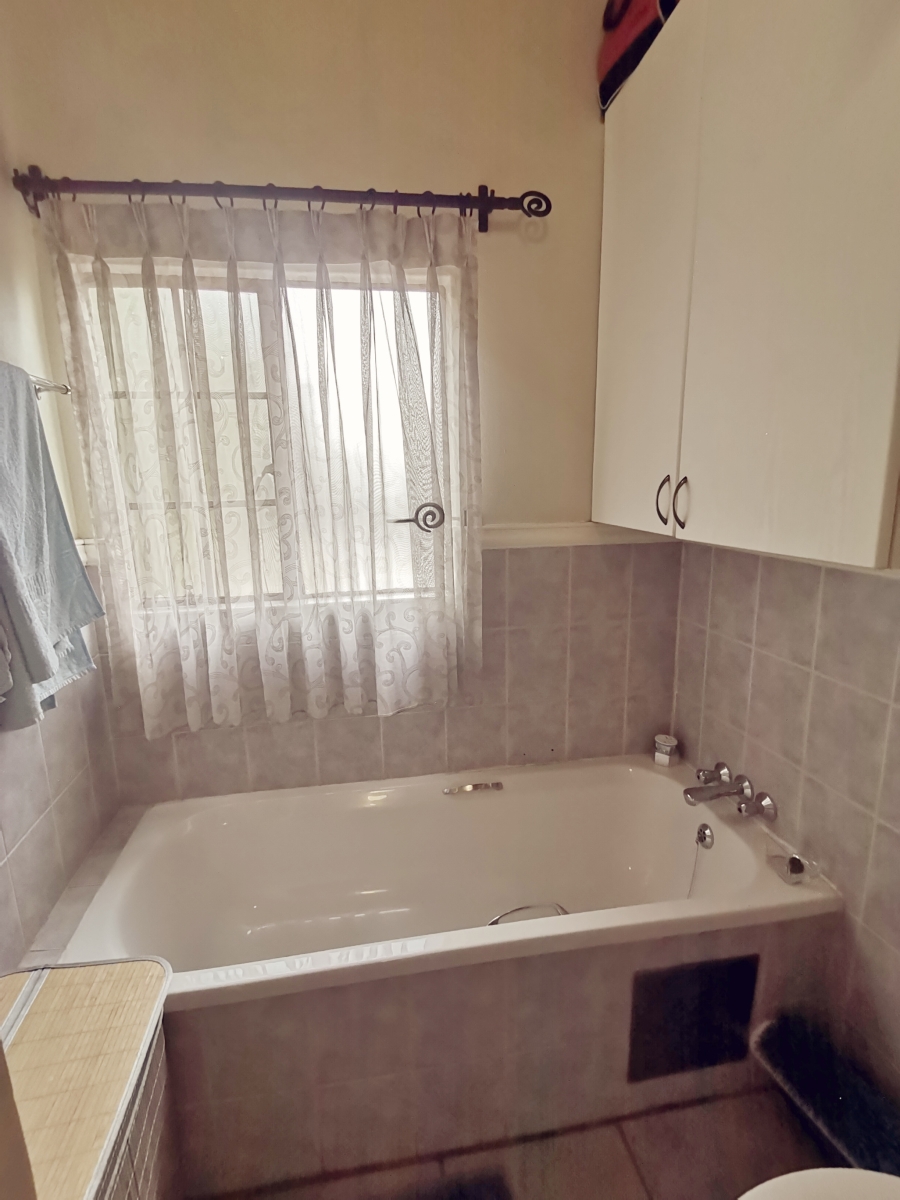 3 Bedroom Property for Sale in Eden Glen Gauteng