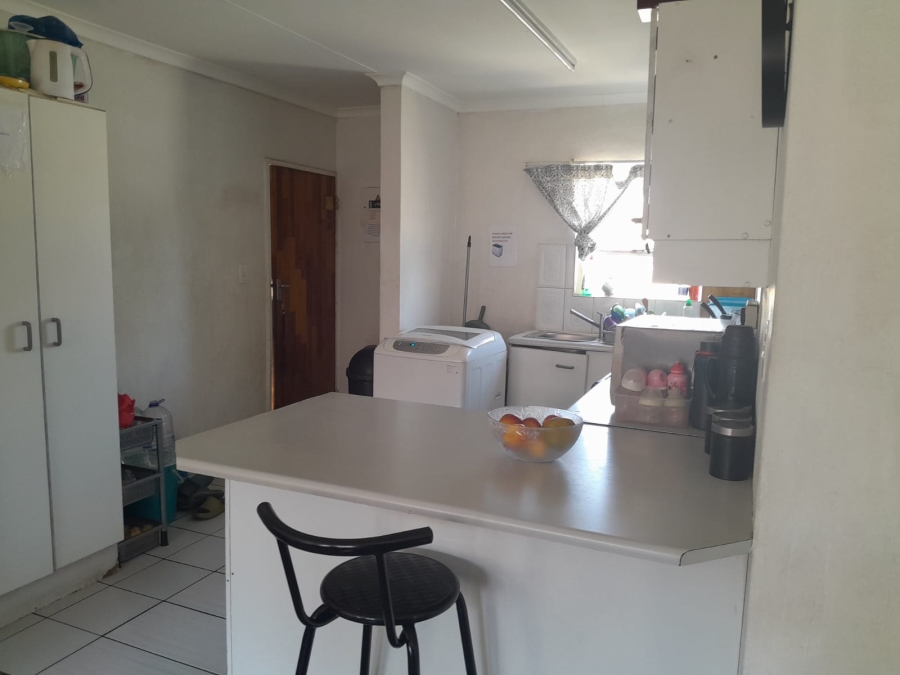 2 Bedroom Property for Sale in Vorna Valley Gauteng