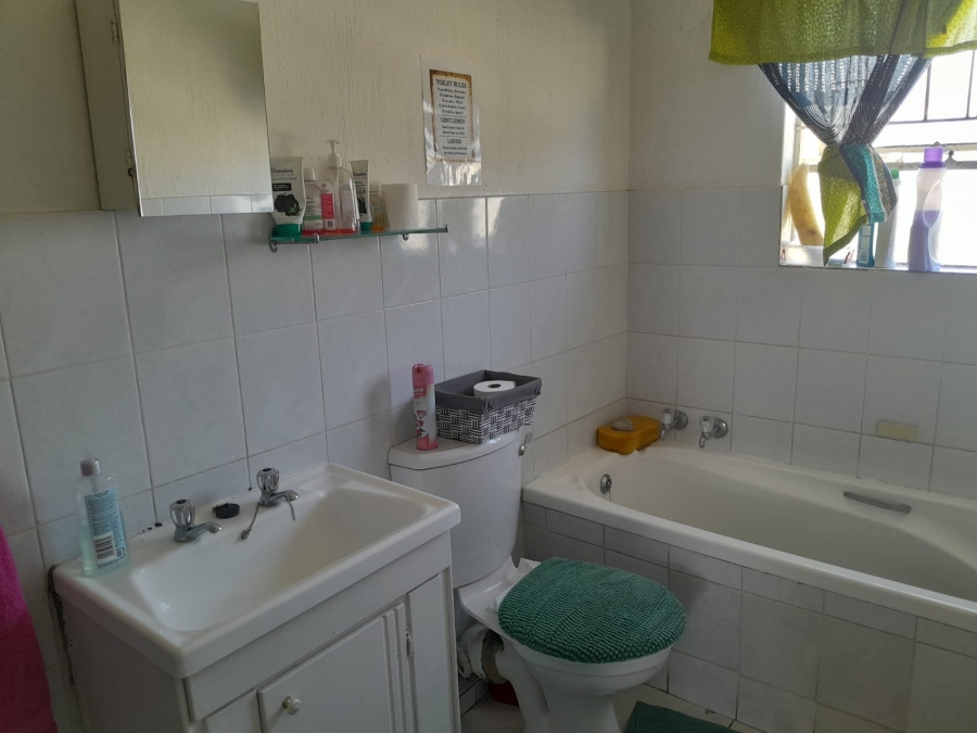 2 Bedroom Property for Sale in Vorna Valley Gauteng