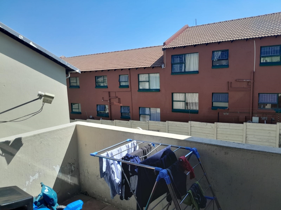 2 Bedroom Property for Sale in Vorna Valley Gauteng