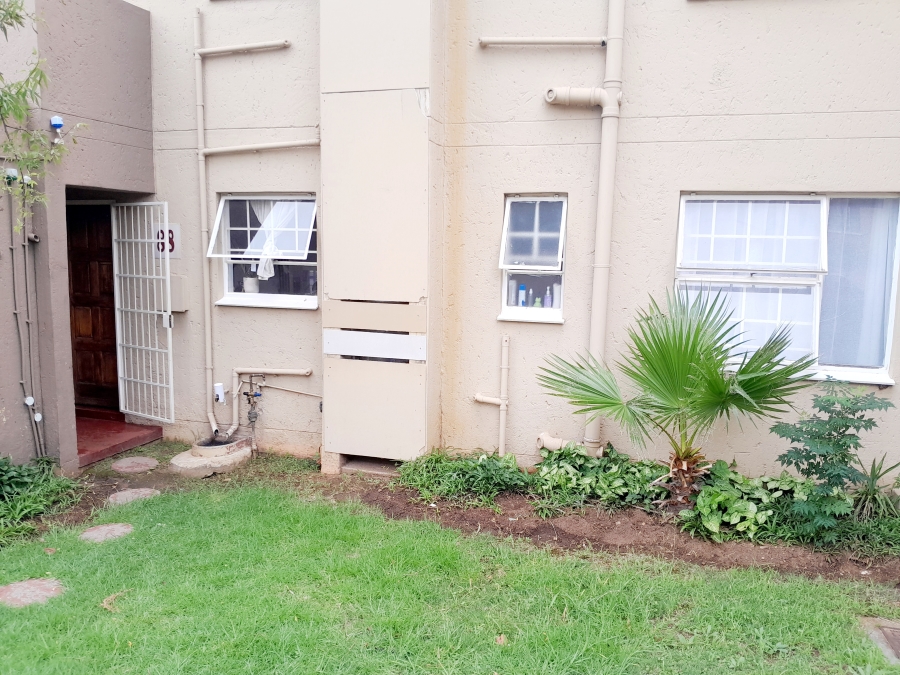 2 Bedroom Property for Sale in Vorna Valley Gauteng