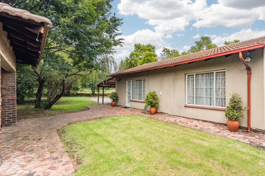 4 Bedroom Property for Sale in Randjesfontein A H Gauteng