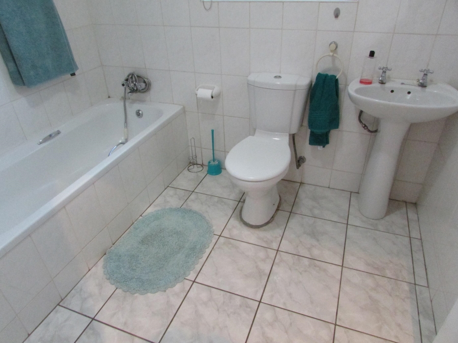 2 Bedroom Property for Sale in Eike Park Gauteng