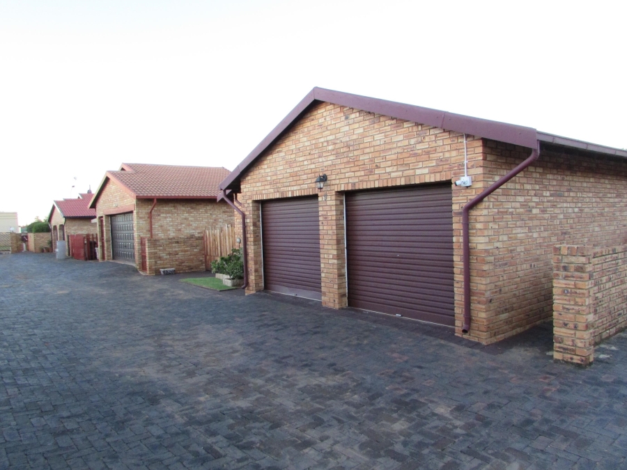 2 Bedroom Property for Sale in Eike Park Gauteng