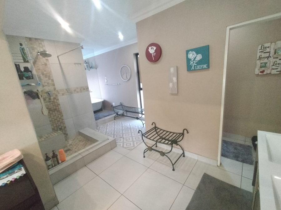 7 Bedroom Property for Sale in Pretoria North Gauteng