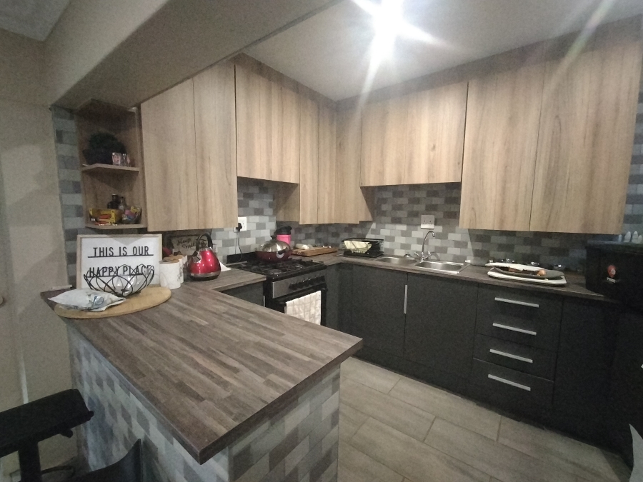 7 Bedroom Property for Sale in Pretoria North Gauteng