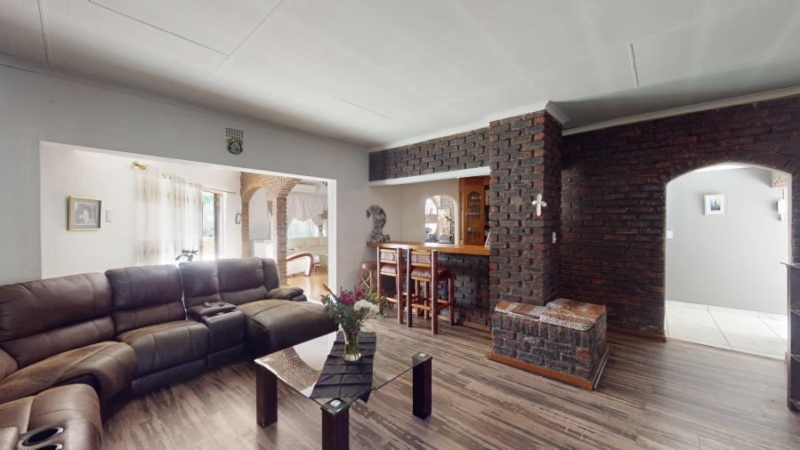 5 Bedroom Property for Sale in Sunward Park Gauteng