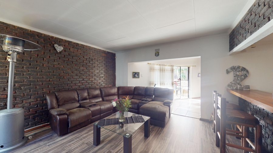 5 Bedroom Property for Sale in Sunward Park Gauteng