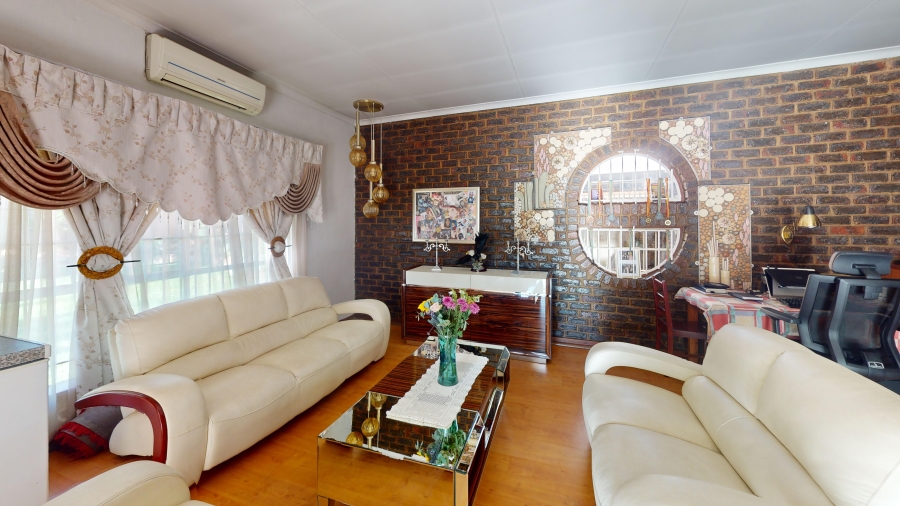 5 Bedroom Property for Sale in Sunward Park Gauteng