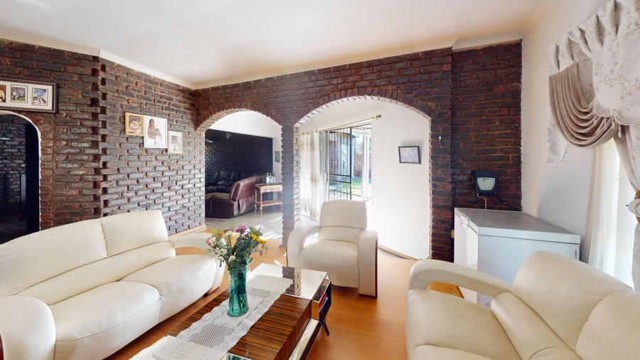 5 Bedroom Property for Sale in Sunward Park Gauteng