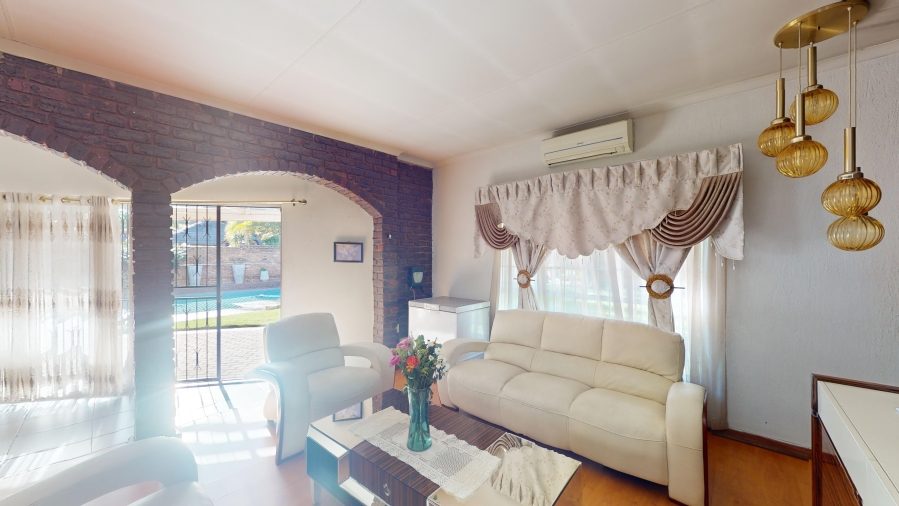 5 Bedroom Property for Sale in Sunward Park Gauteng