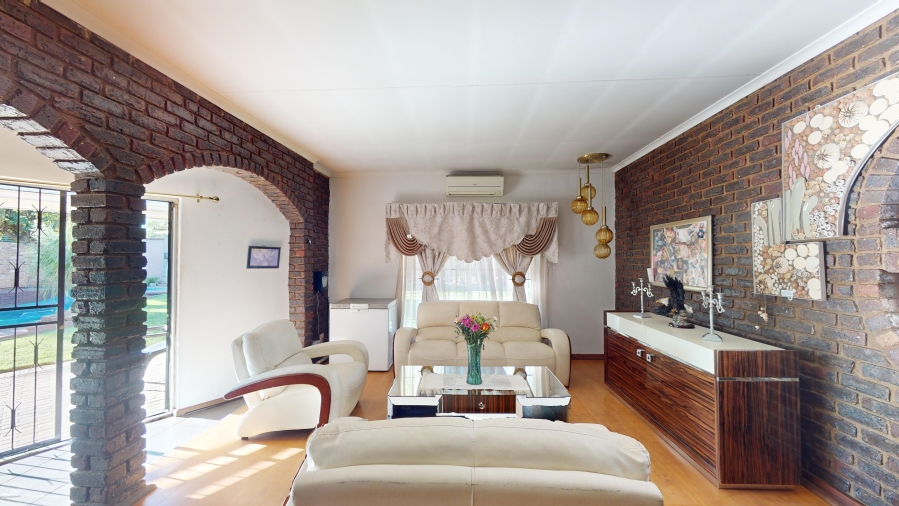 5 Bedroom Property for Sale in Sunward Park Gauteng