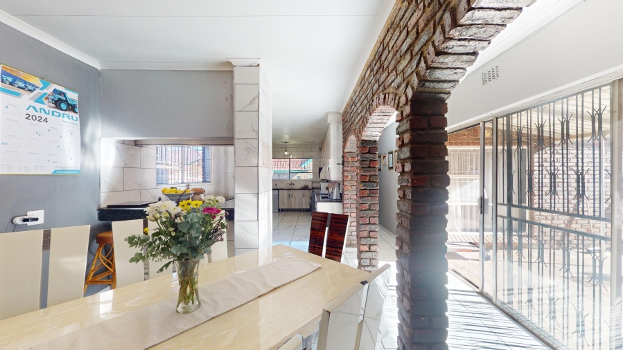 5 Bedroom Property for Sale in Sunward Park Gauteng