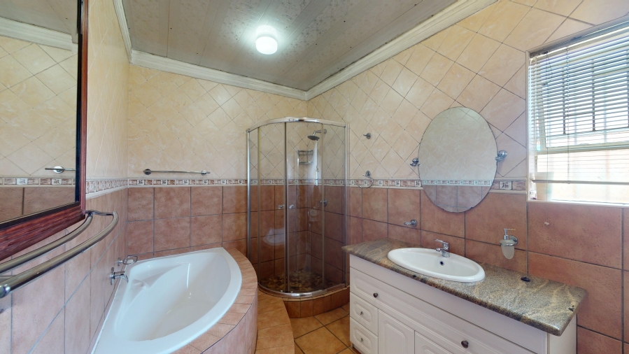 5 Bedroom Property for Sale in Sunward Park Gauteng