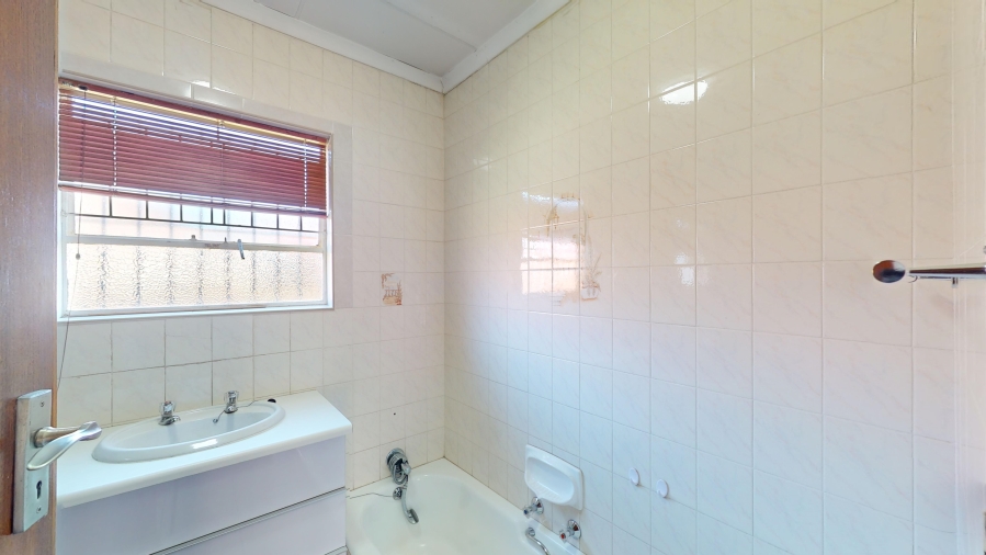 5 Bedroom Property for Sale in Sunward Park Gauteng