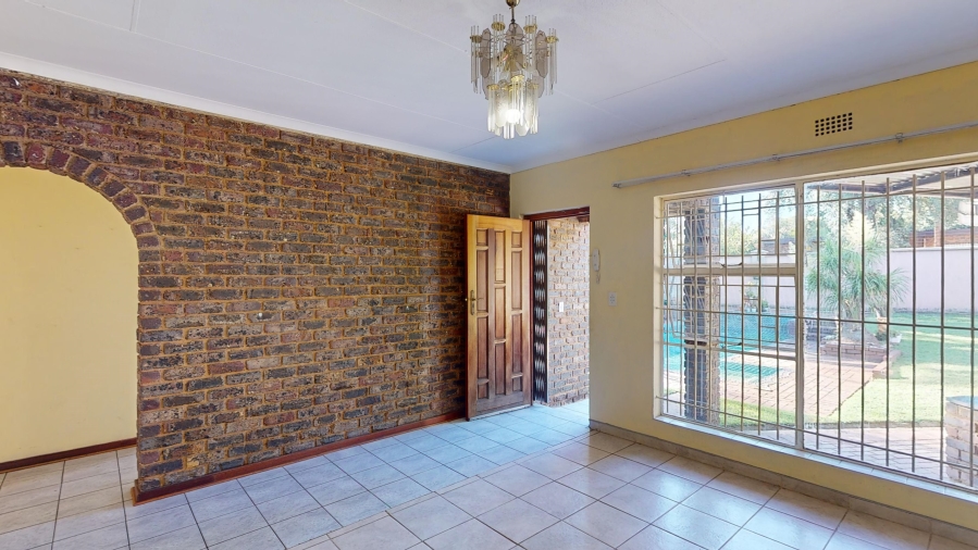 5 Bedroom Property for Sale in Sunward Park Gauteng