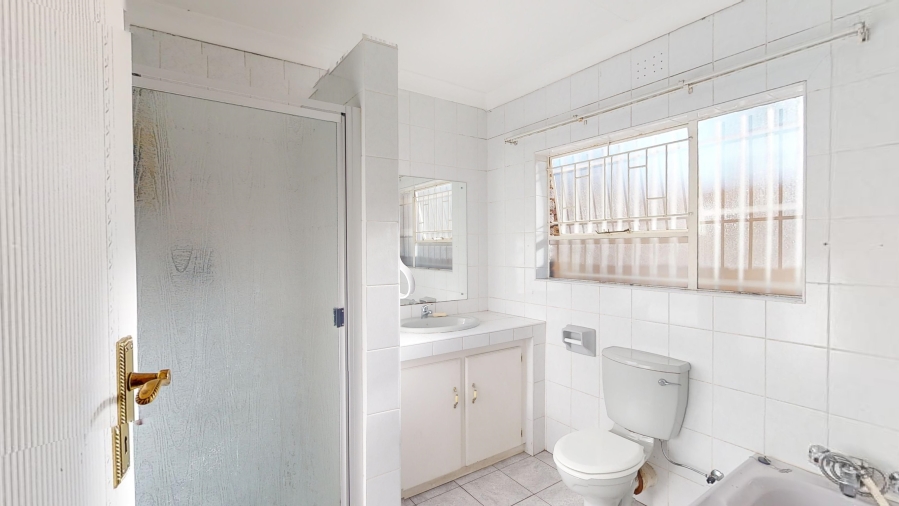 5 Bedroom Property for Sale in Sunward Park Gauteng