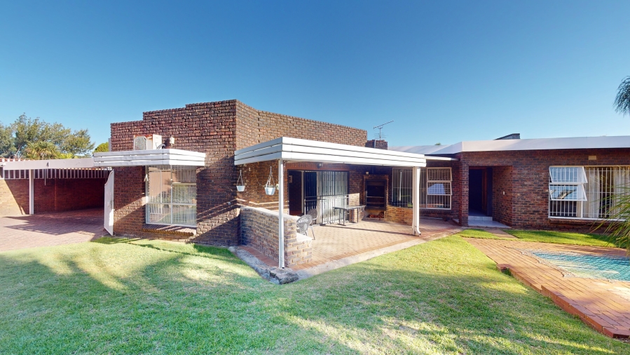 5 Bedroom Property for Sale in Sunward Park Gauteng