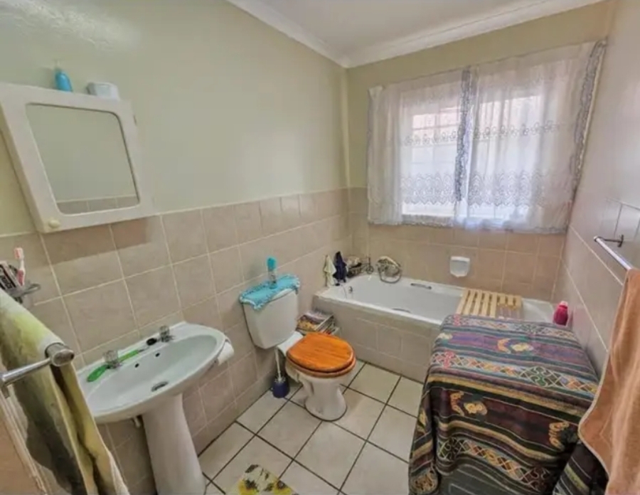 3 Bedroom Property for Sale in Dorandia Gauteng