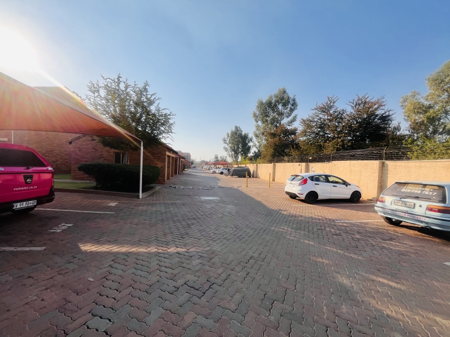 1 Bedroom Property for Sale in The Orchards Gauteng